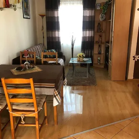 Apartment Szandra Nyaralohaz Revfulop